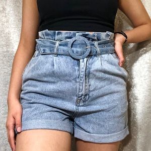 Forever 21 Jean shorts with belt🦋